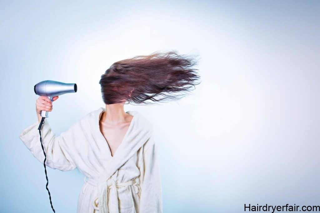 Mejor secador de pelo para reducir el encrespamiento