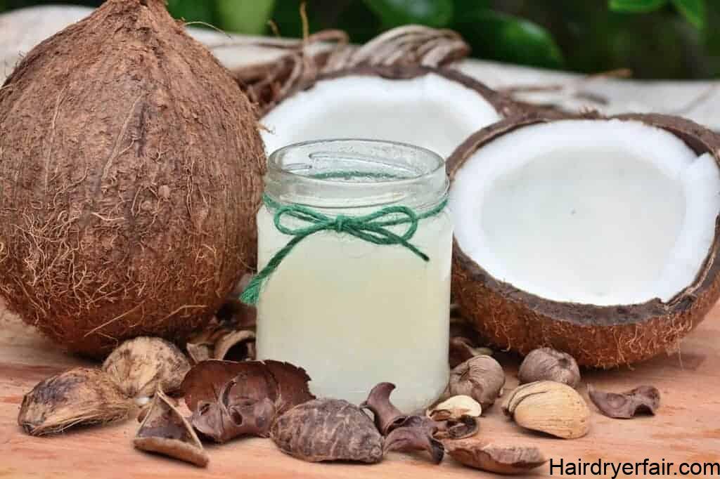 benefits of putting coconut oil in your hair