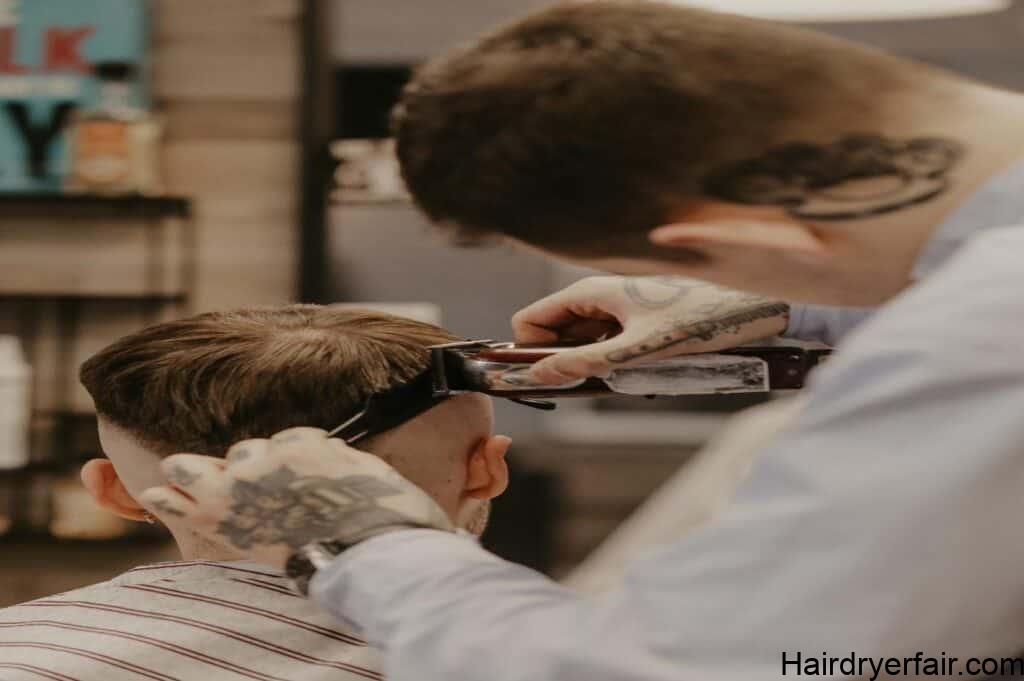 How To Become A Professional Barber ? 4 Steps To Take? 1