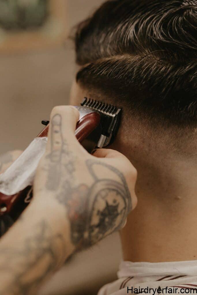 How To Become A Professional Barber ? 4 Steps To Take
