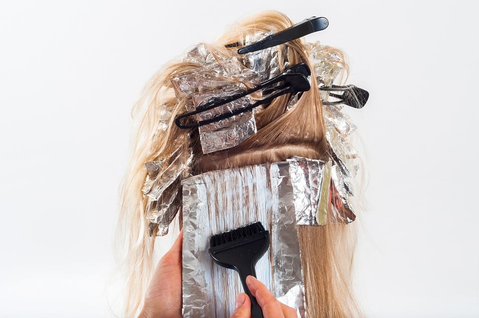 Can dying hair cause hair loss? 5